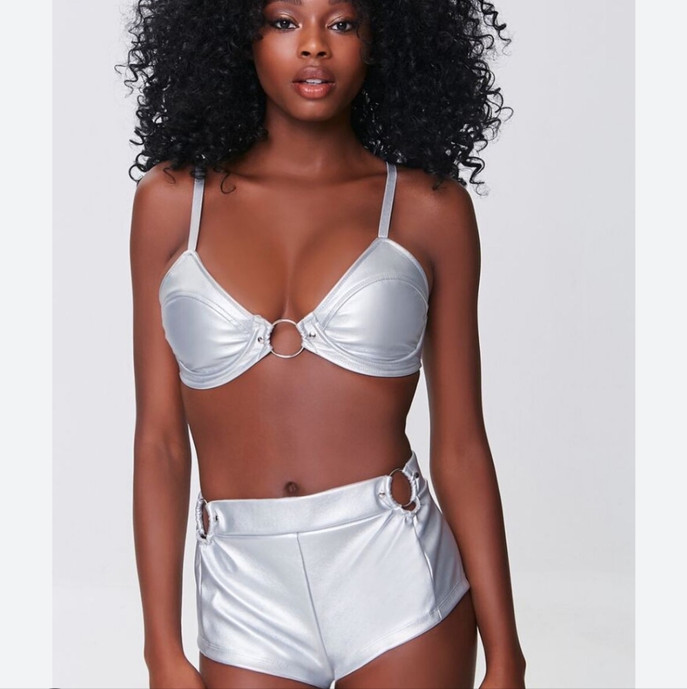 NWT FAUX LEATHER METALLIC SET